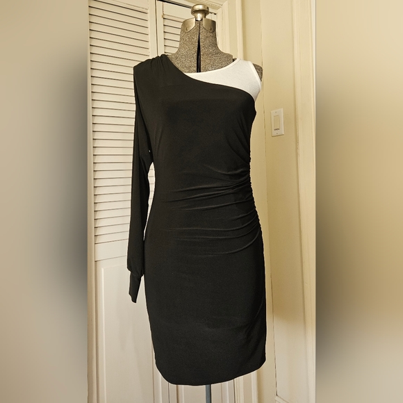 Le Chateau little black dress - Picture 2 of 5
